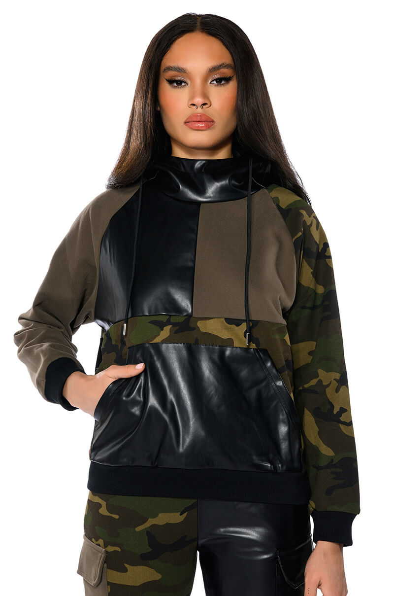 ONE AND ONLY COLORBLOCK SWEATSHIRT