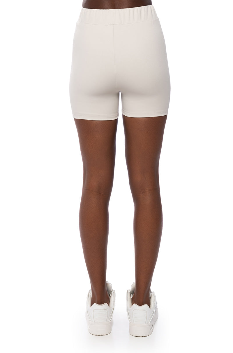 ITS THE PAXTON LUXE SHORT IN LIGHT GREY