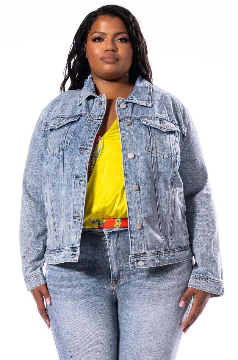 PLUS CLASSIC FIT MID LENGTH DENIM