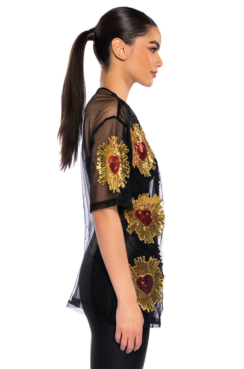 QUEEN OF HEARTS OVERSIZED MESH TEE