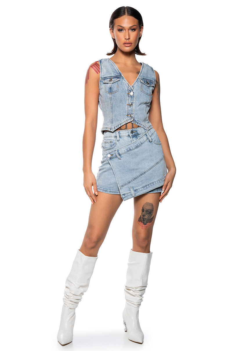 REAGAN ASYMMETRICAL DENIM MINI SKORT