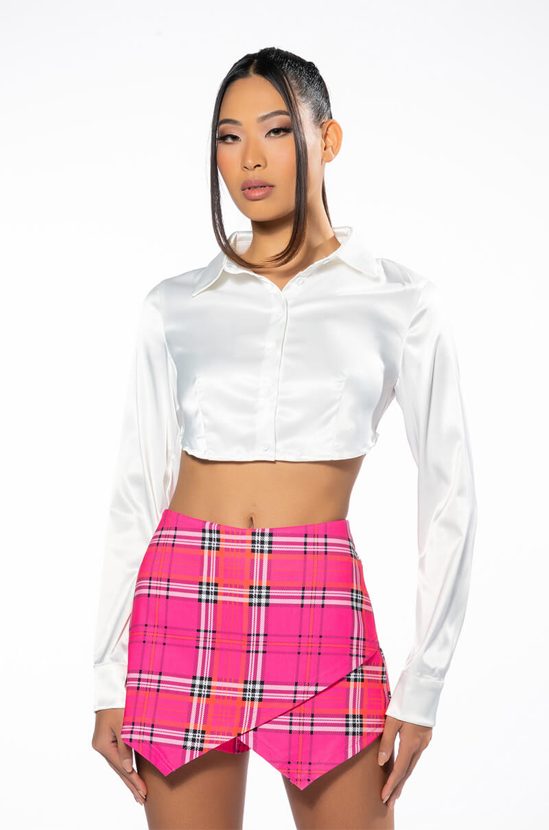 RESOLUTIONS CROPPED SATIN BUTTON DOWN