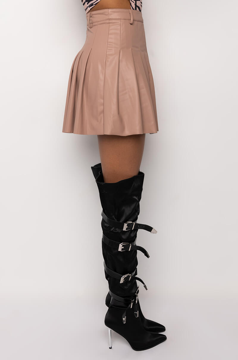 RIO PLEATED FAUX LEATHER MINI SKIRT