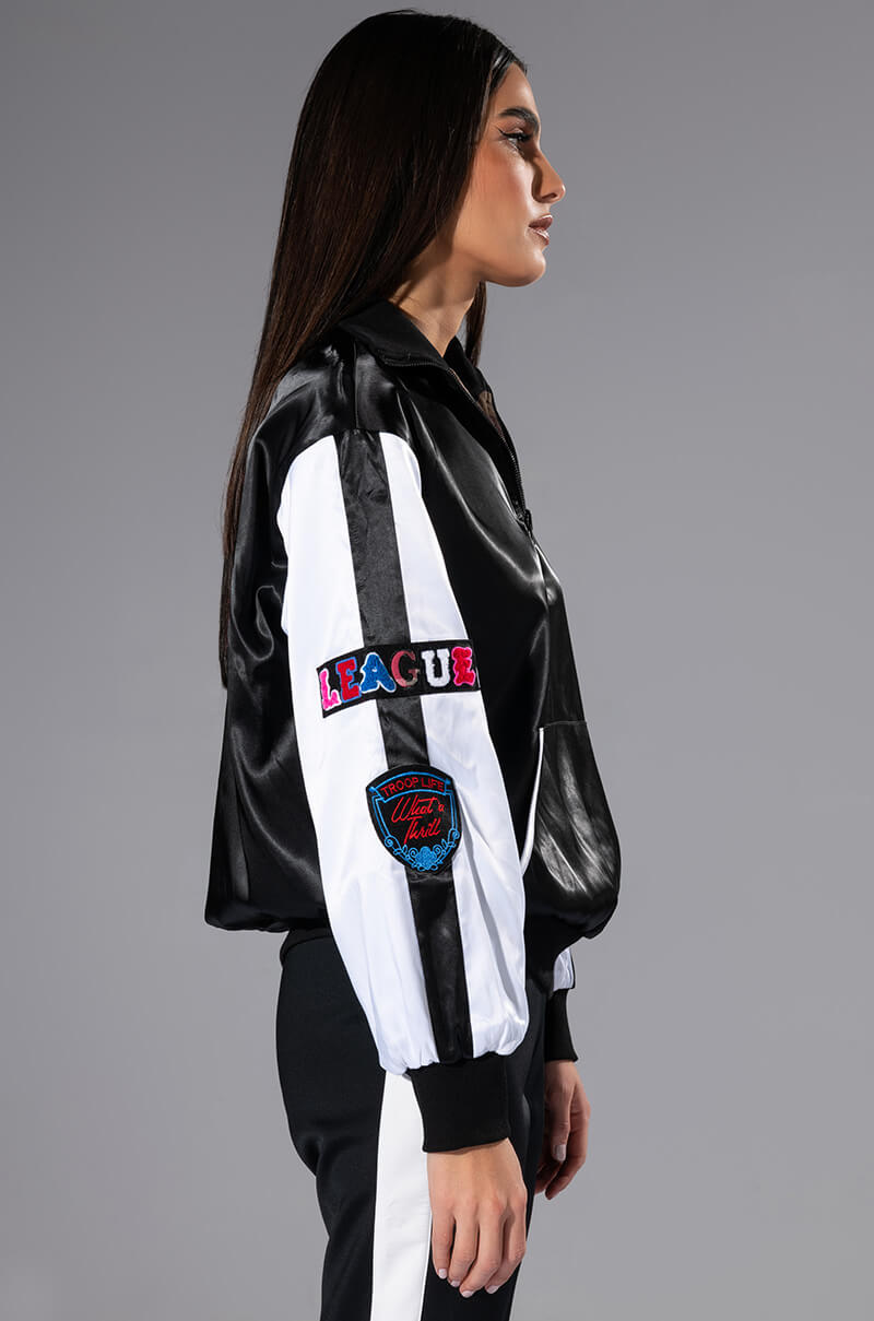 RUNNING LAPS QUARTER ZIP SWEATSHIRT