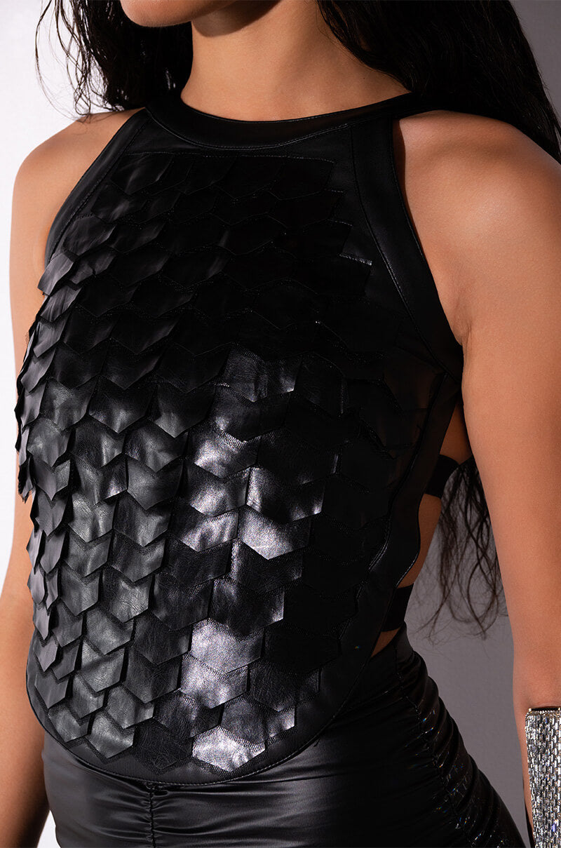 SCALES SLEEVELESS TOP