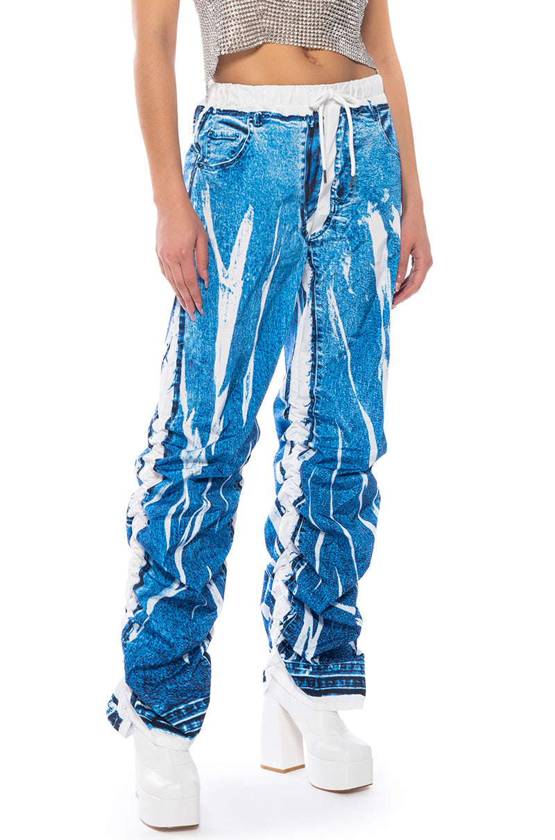 SECOND LOOK PRINTED PARACHUTE PANT