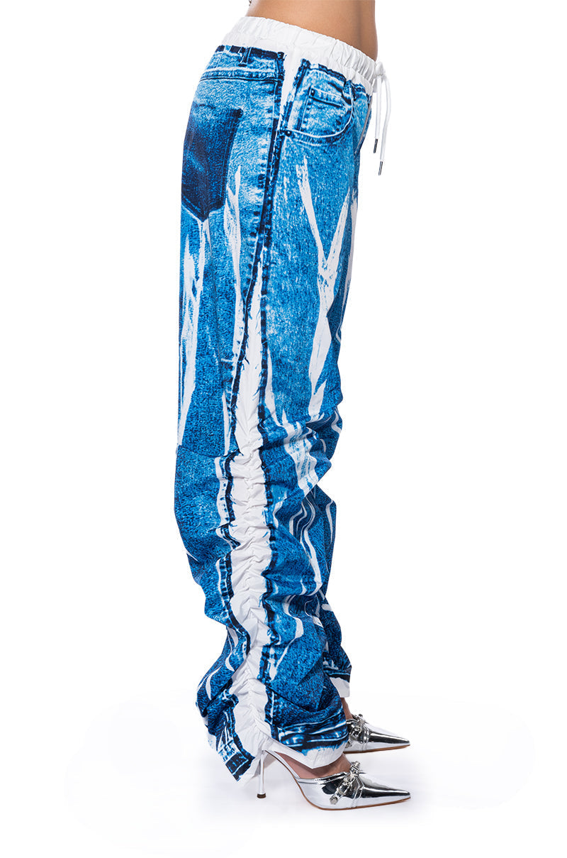 SECOND LOOK PRINTED PARACHUTE PANT