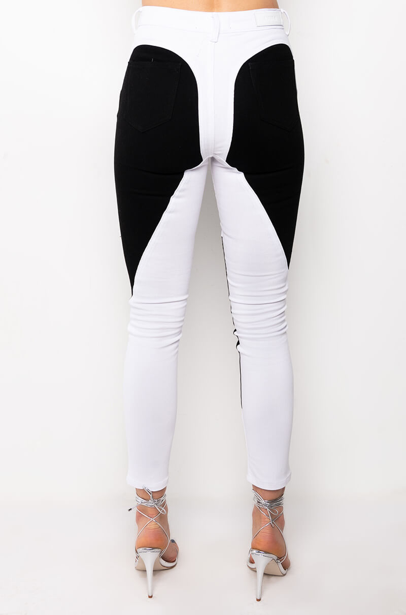 SENSUALITY SKINNY JEANS