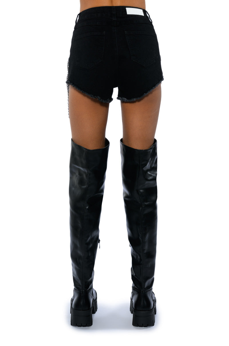 SEXY CHAIN DENIM SHORTS