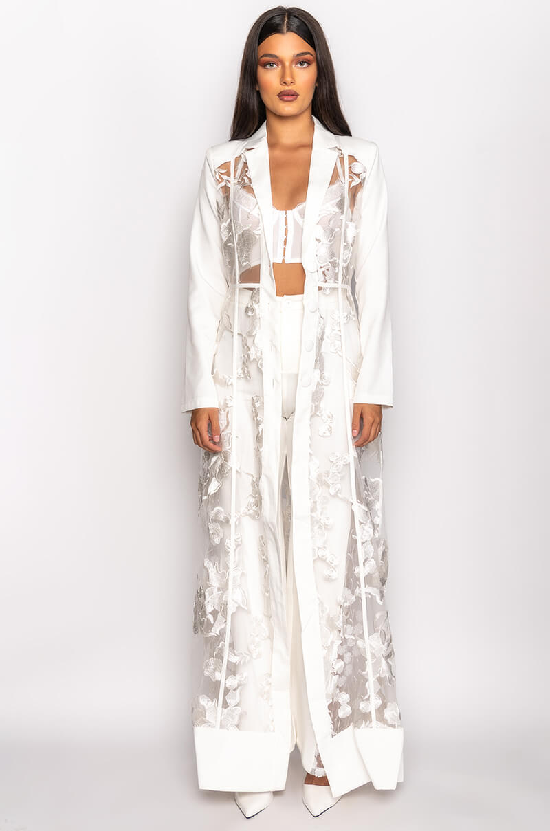 SHOWOUT LONG SLEEVE LACE MAXI DRESS