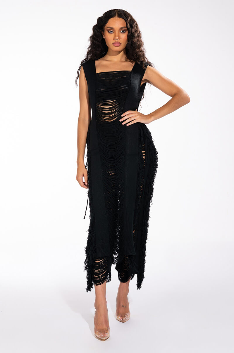 SHREDDED SLEEVELESS LONG KNIT SWEATER