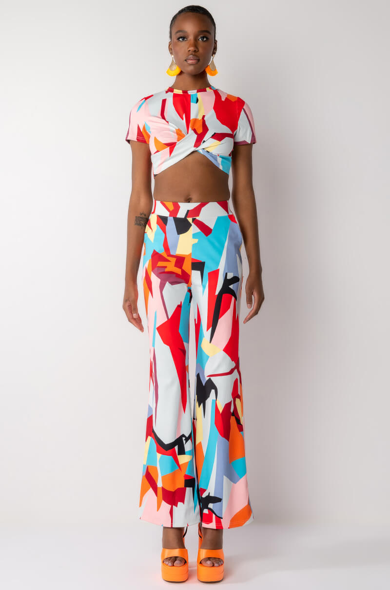 TAKIN IT EASY KNOT FRONT CROPPED TSHIRT
