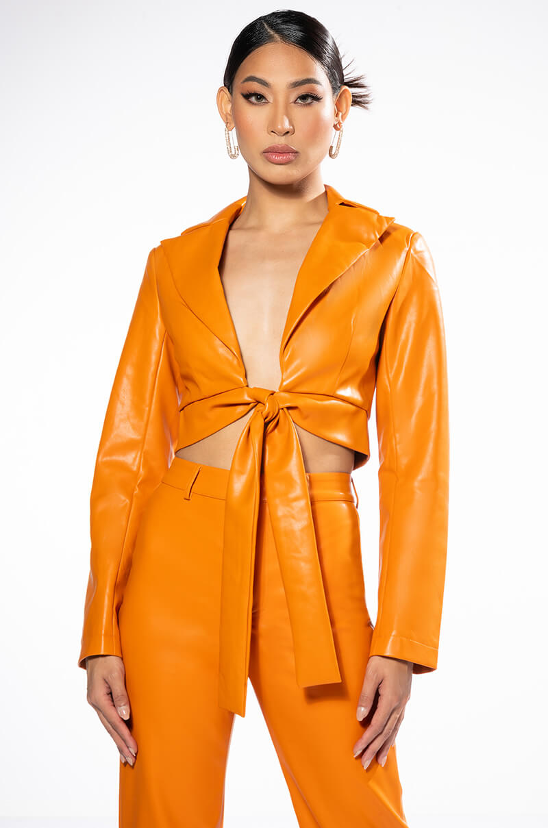 TE QUIERO VEGAN LEATHER CROP BLAZER