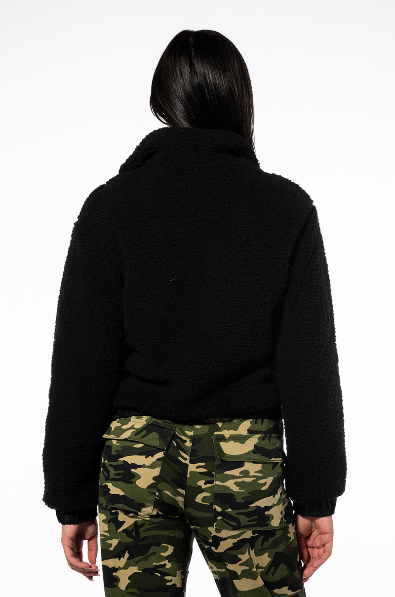 TEDDY ULTRA FUZZY HALF ZIP SWEATSHIRT