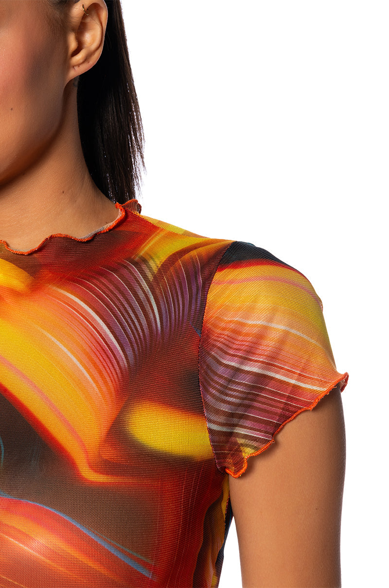 TIA LETTUCE HEM PRINTED MESH TEE