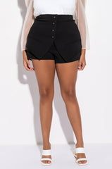 TRICKY TUXEDO SHORT