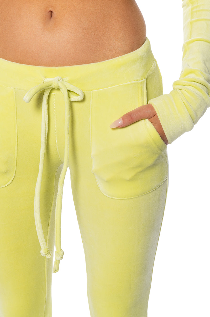 TYPICAL ATTITUDE SWEATPANT IN LIME