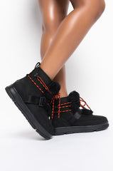 UGG CLASSIC WEATHER HIKER
