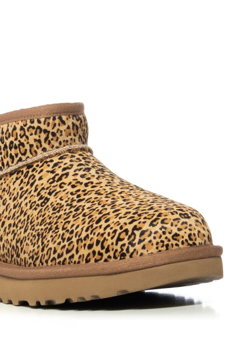 UGG ULTRA MINI SPECKLES BOOTIE IN CHESTNUT