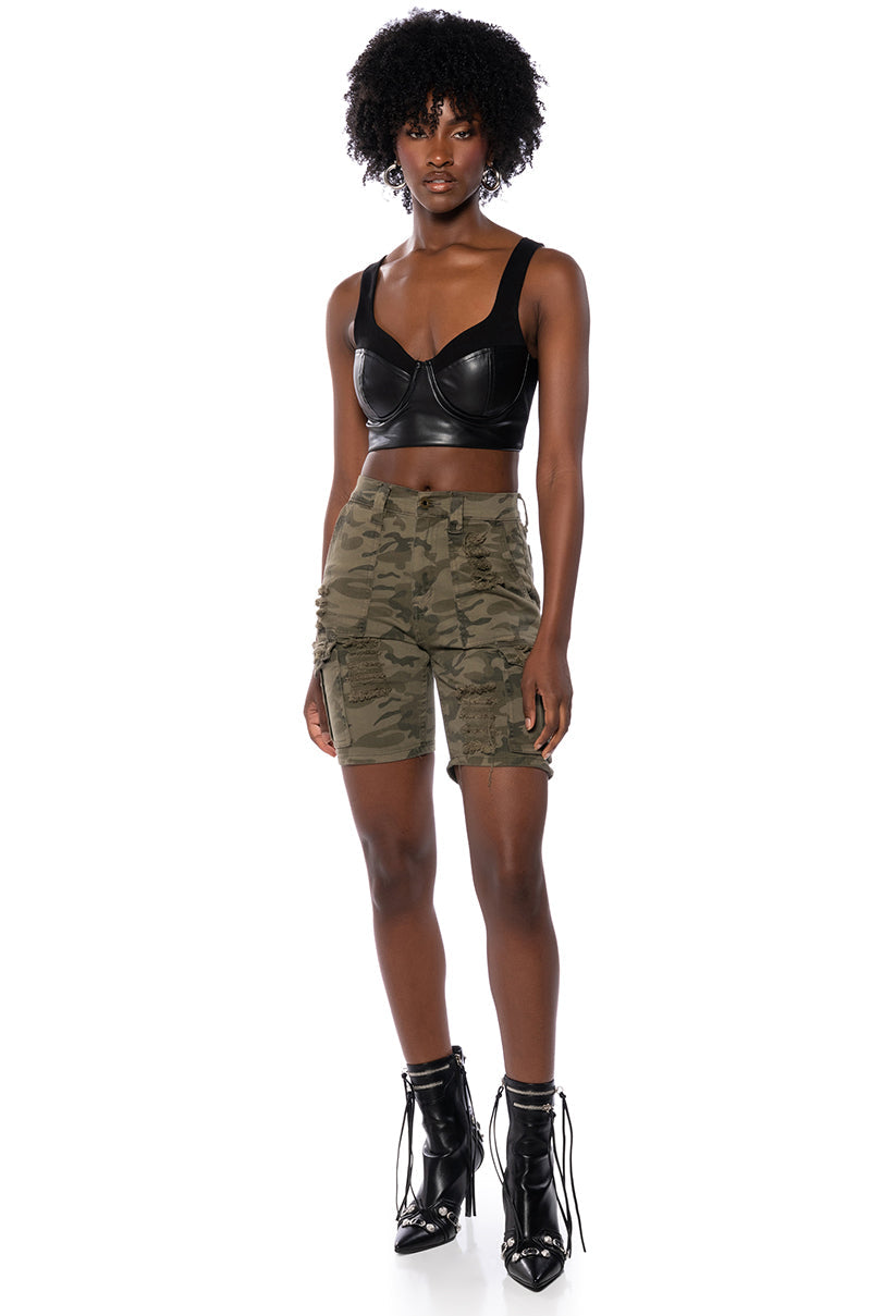 ULTRA HIGH RISE SHREDDED DENIM SHORT