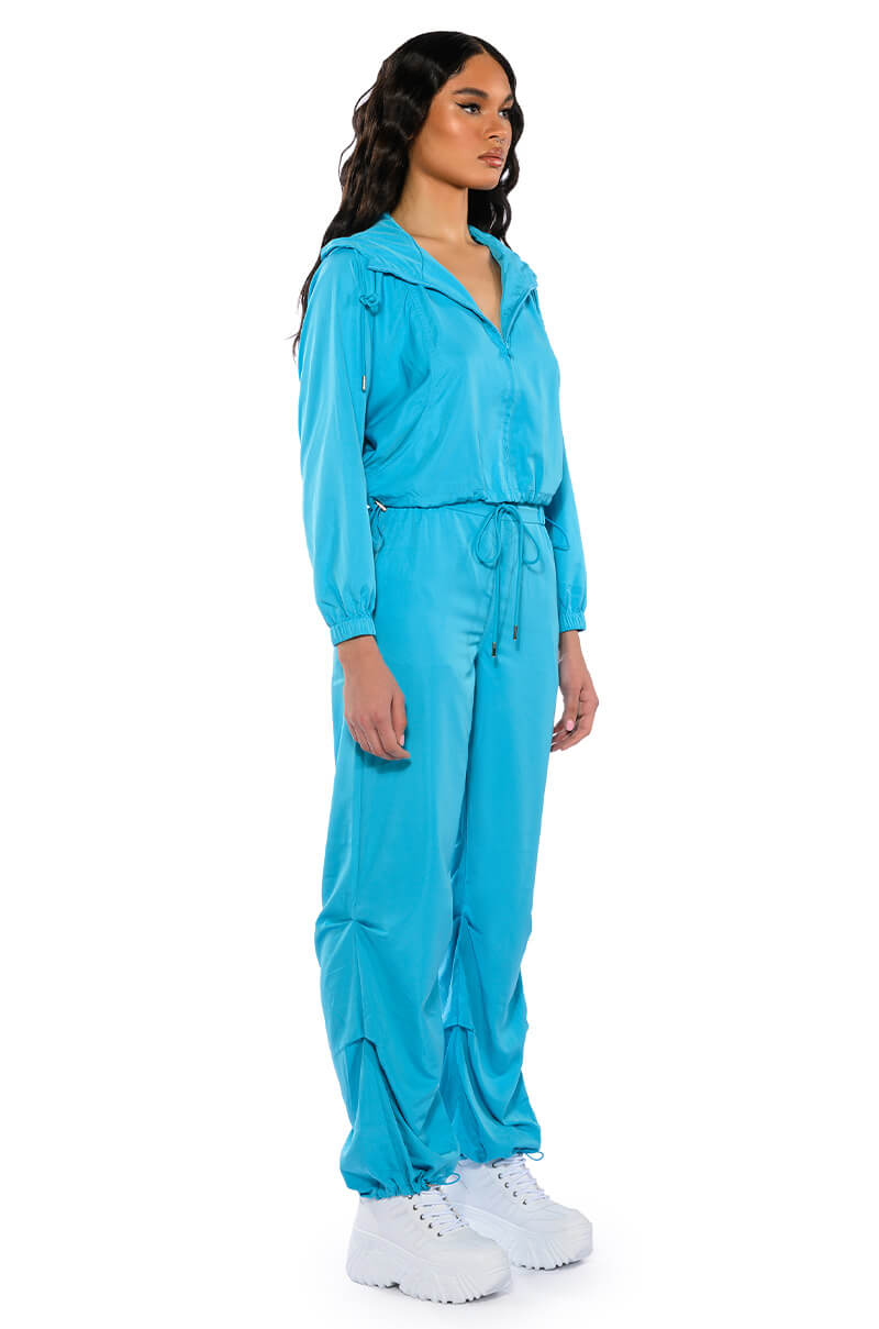 VACAY MODE ZIP UP SWEATSHIRT