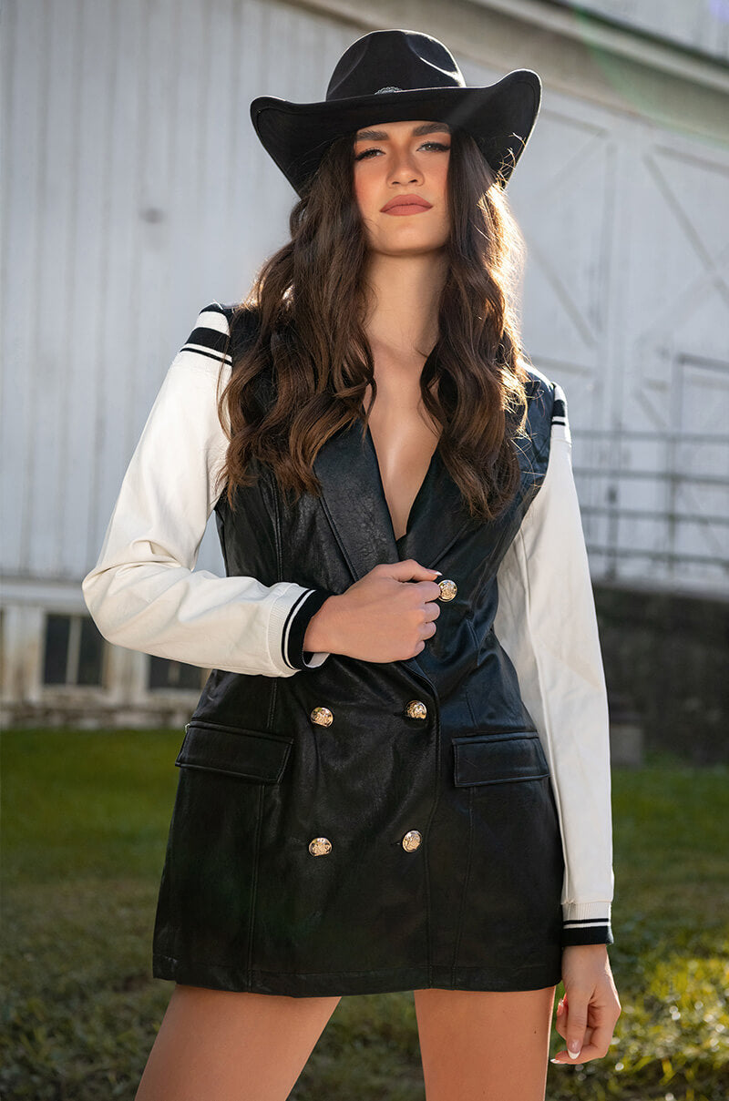 VARSITY BLAZER IN PU