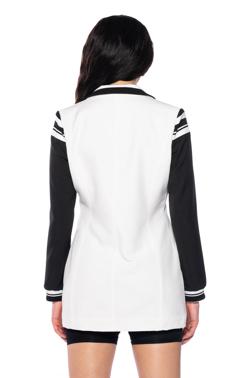 VARSITY LUXE FIT BLAZER