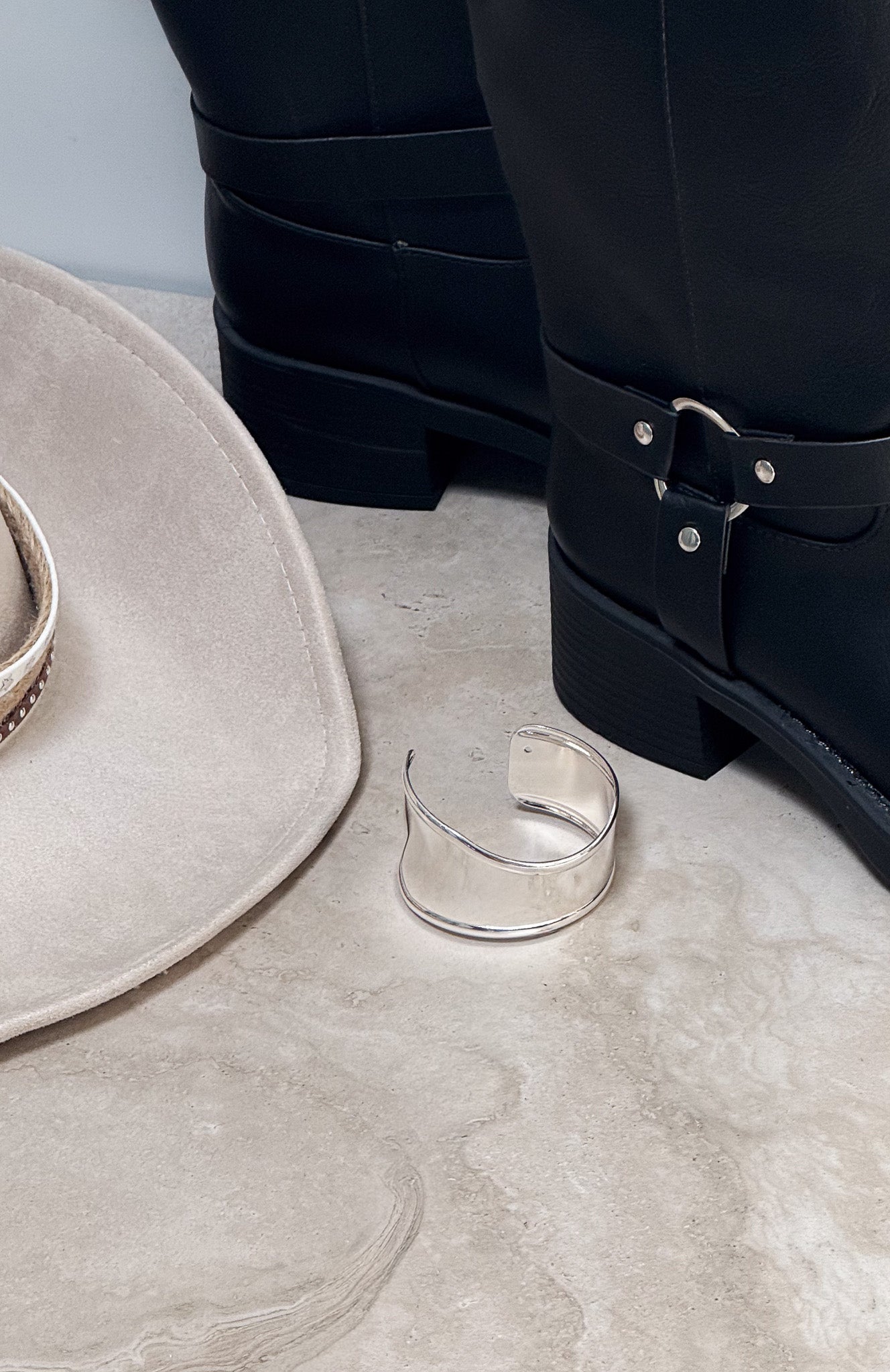 Azura Chunky Bangle Silver