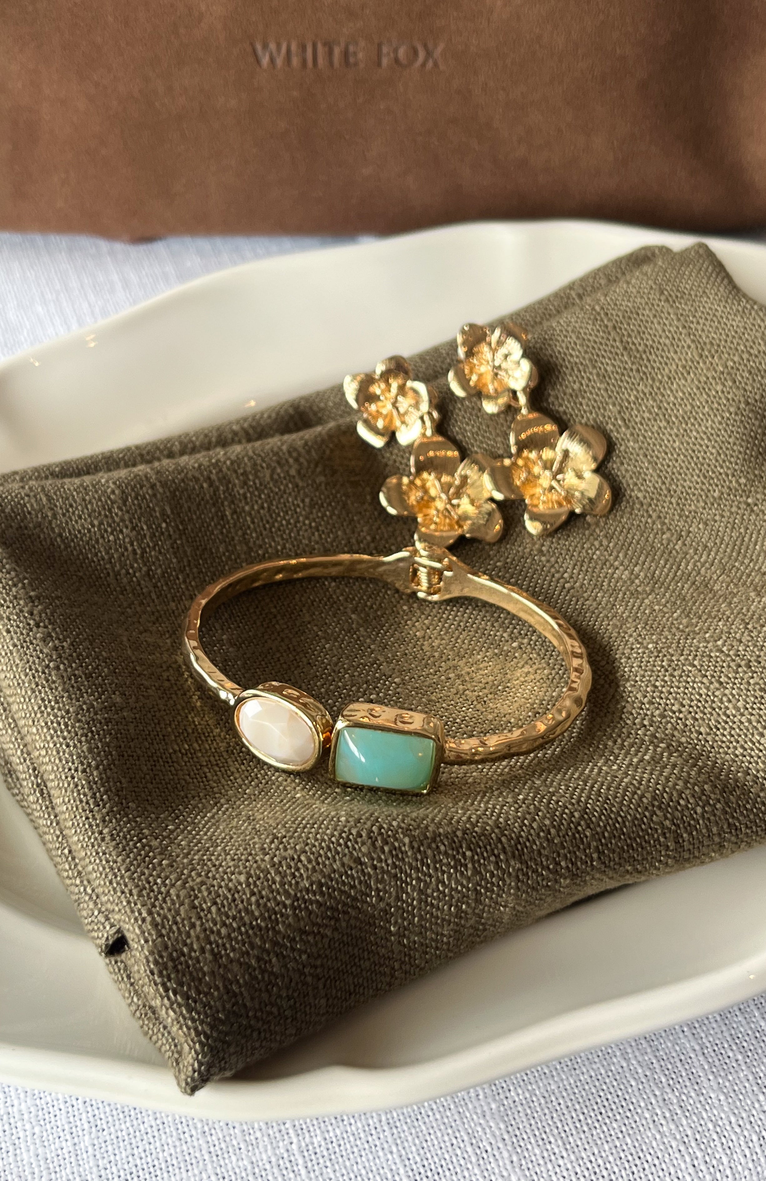 Osiris Bracelet Gold
