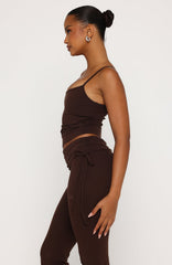 Pretty Vibes Singlet Chocolate