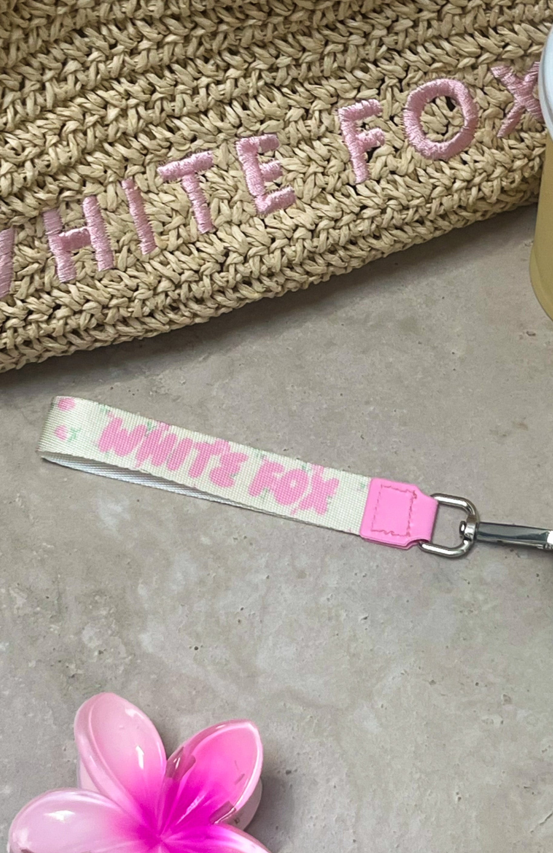 Standing Out Strap Keychain Lemon Ditsy