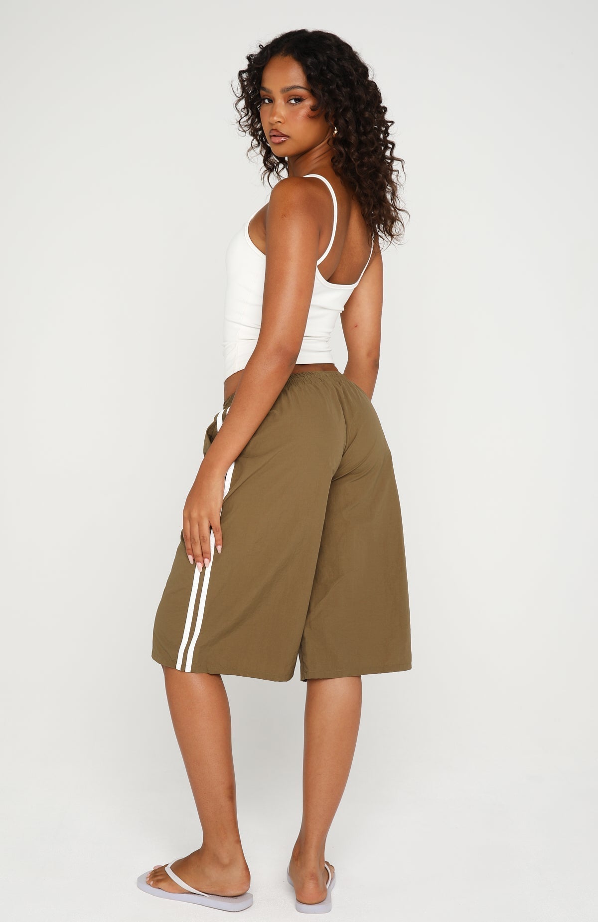 Still Yours Relaxed Shorts Military Green