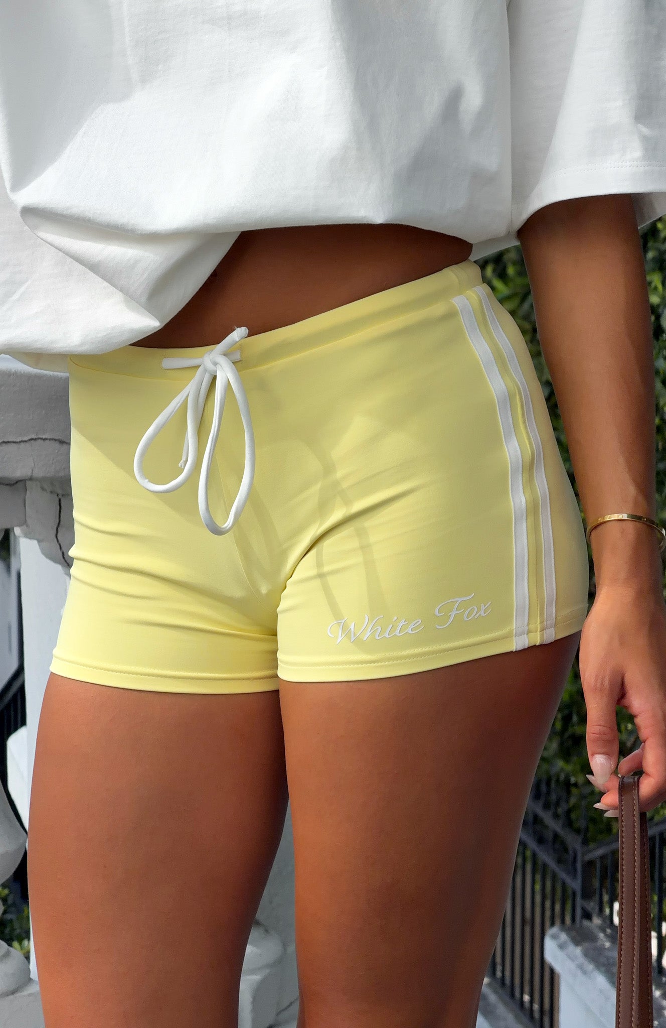 Verano Sixteen Carmen Shorts Lemon