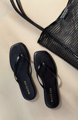 Breccan Thong Sandals Black