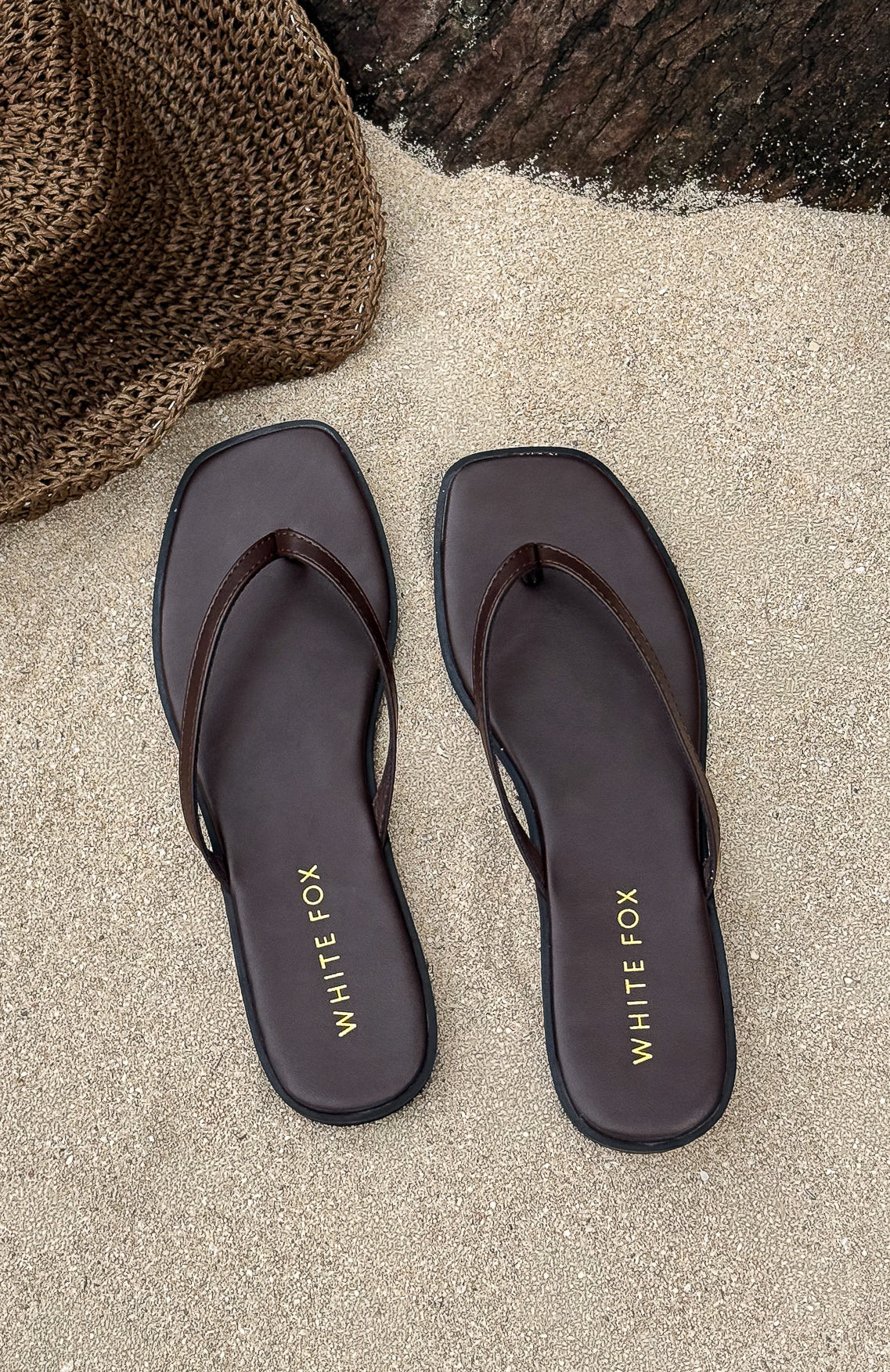 Breccan Thong Sandals Chocolate
