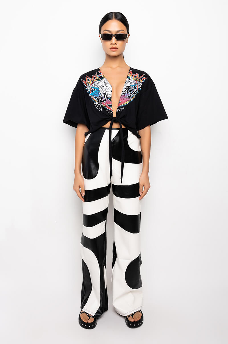 WORLD TOUR TIE FRONT CROPPED GRAPHIC T SHIRT