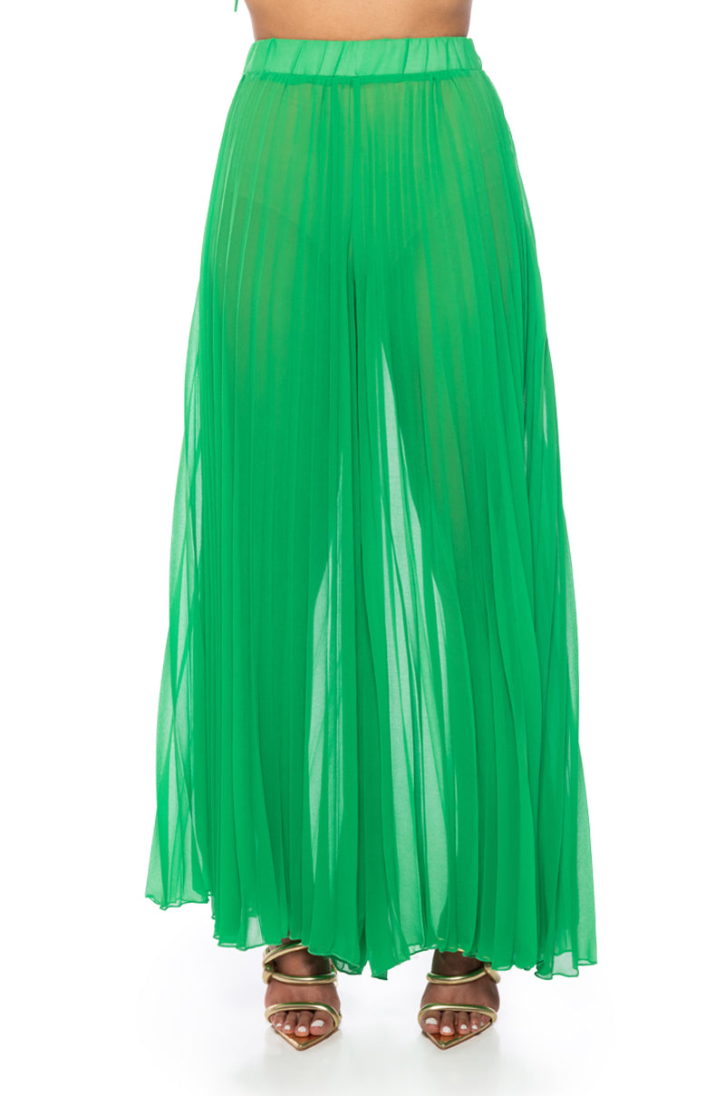 YOUR ULTIMATE PLEATED PALAZZO PANT IN GREEN